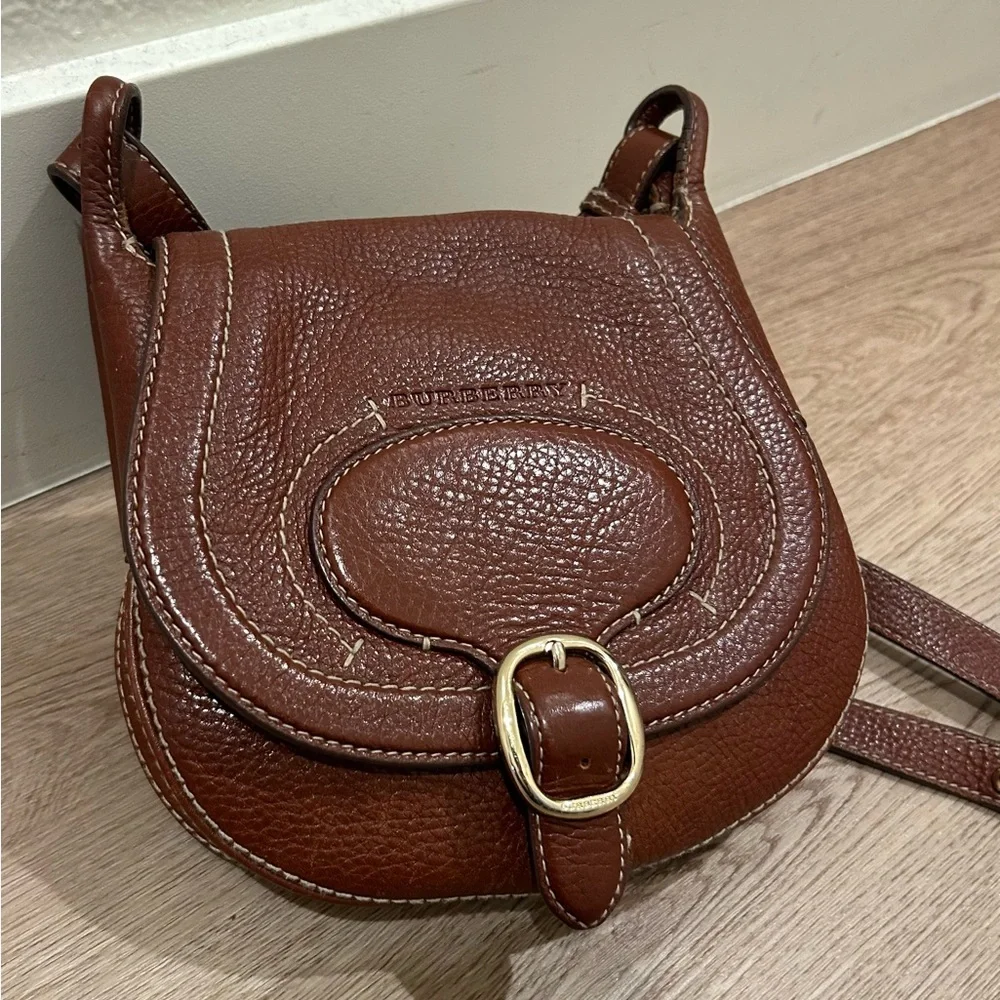 Burberry Leather Crossbody Saddle Bag Purse - Picture 2 of 16